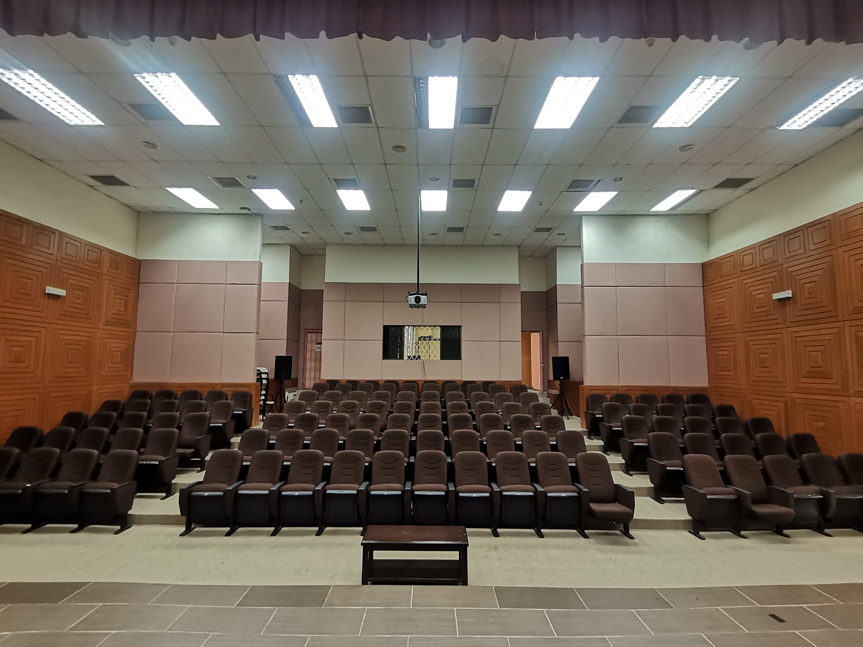 01 Mini Auditorium
