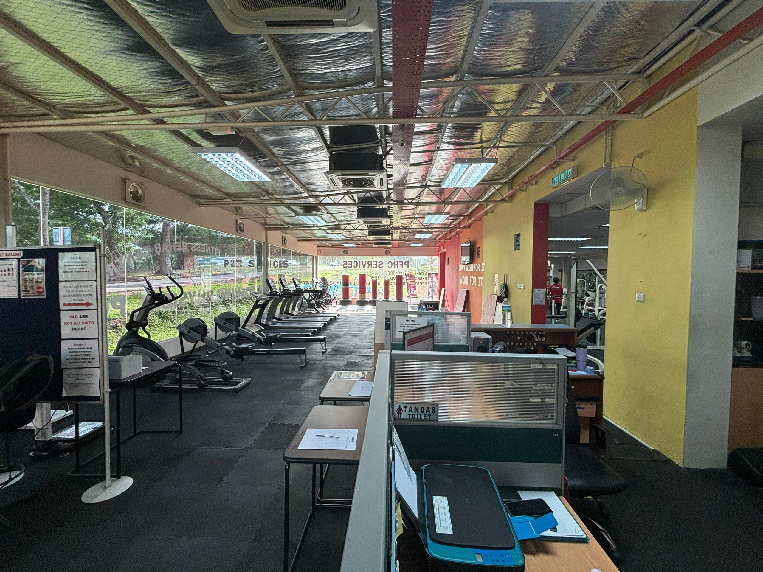 06 Mini Gymnasium
