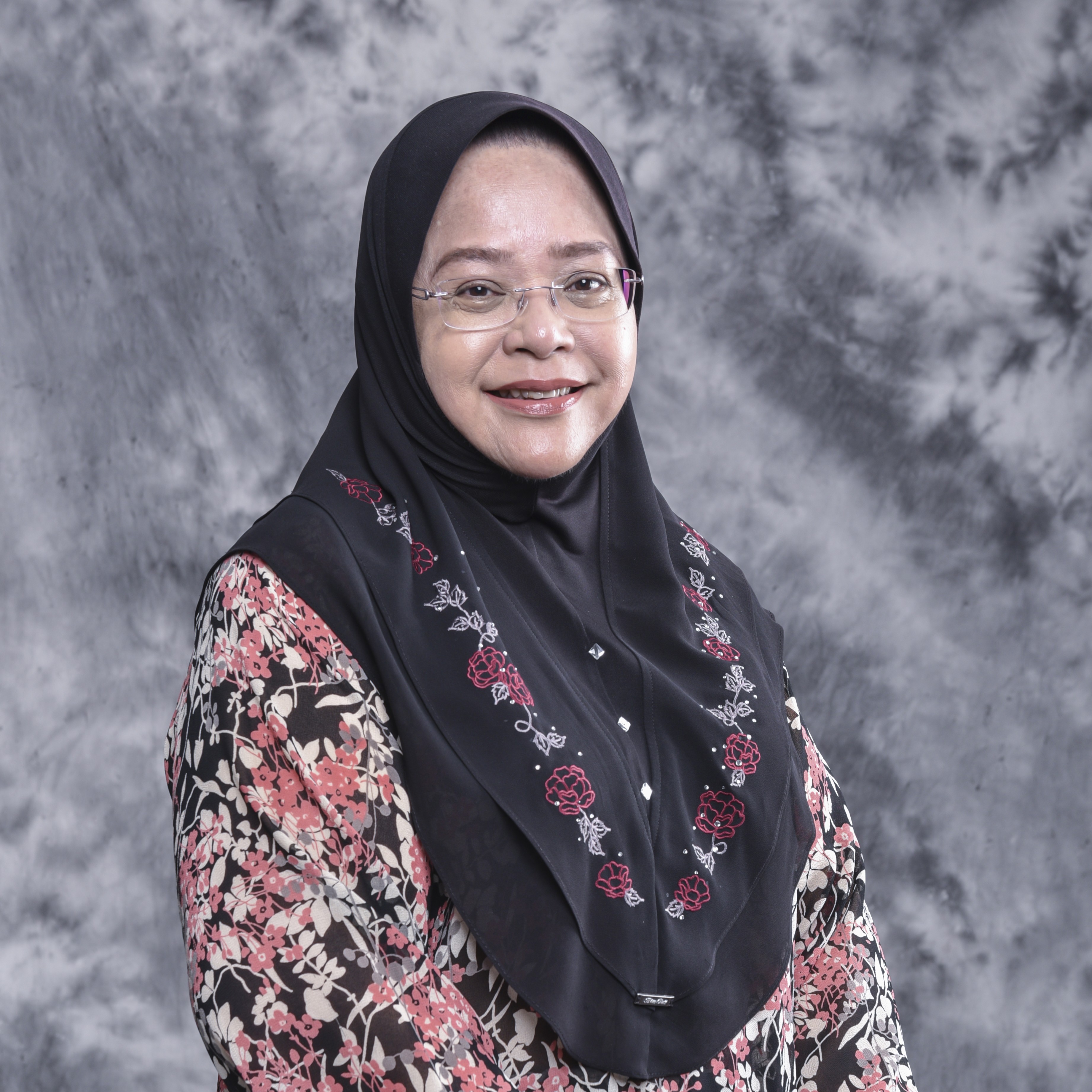 Prof. Madya Dr. Wardatul Akmam Din