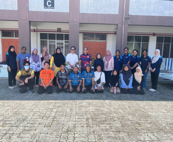 Pelajar FKAL UMSKAL Jayakan Projek Warna Percikan di SMK Rancha-Rancha