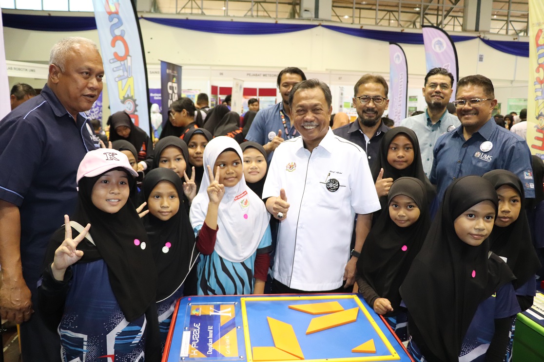 KarnivaL STI Madani 2024 Peringkat Labuan Berlangsung Meriah