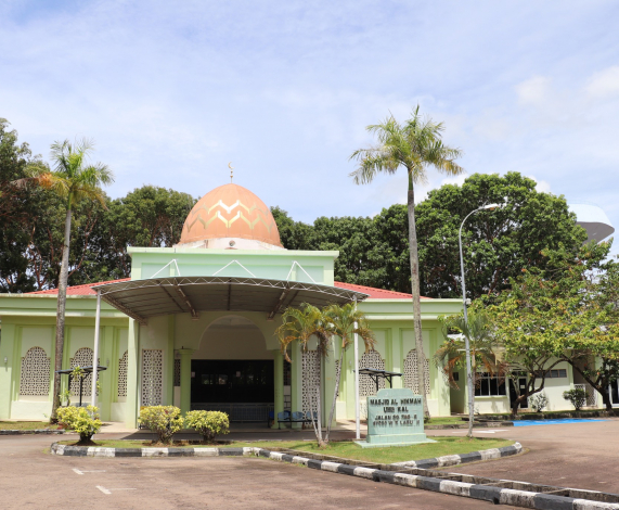 Masjid Al-Hikmah UMSKAL Jadi Tumpuan Jemaah